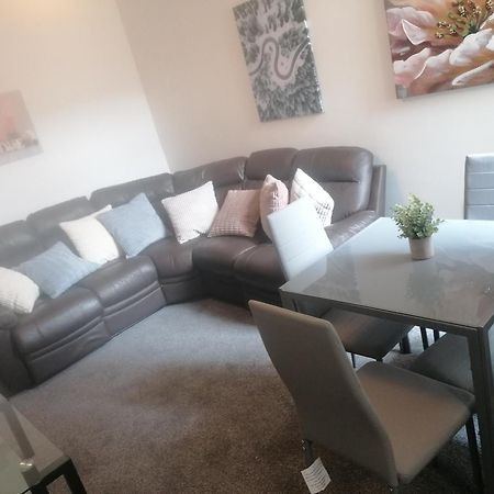 Rossy Home Of Relaxations Stoke-on-Trent Εξωτερικό φωτογραφία