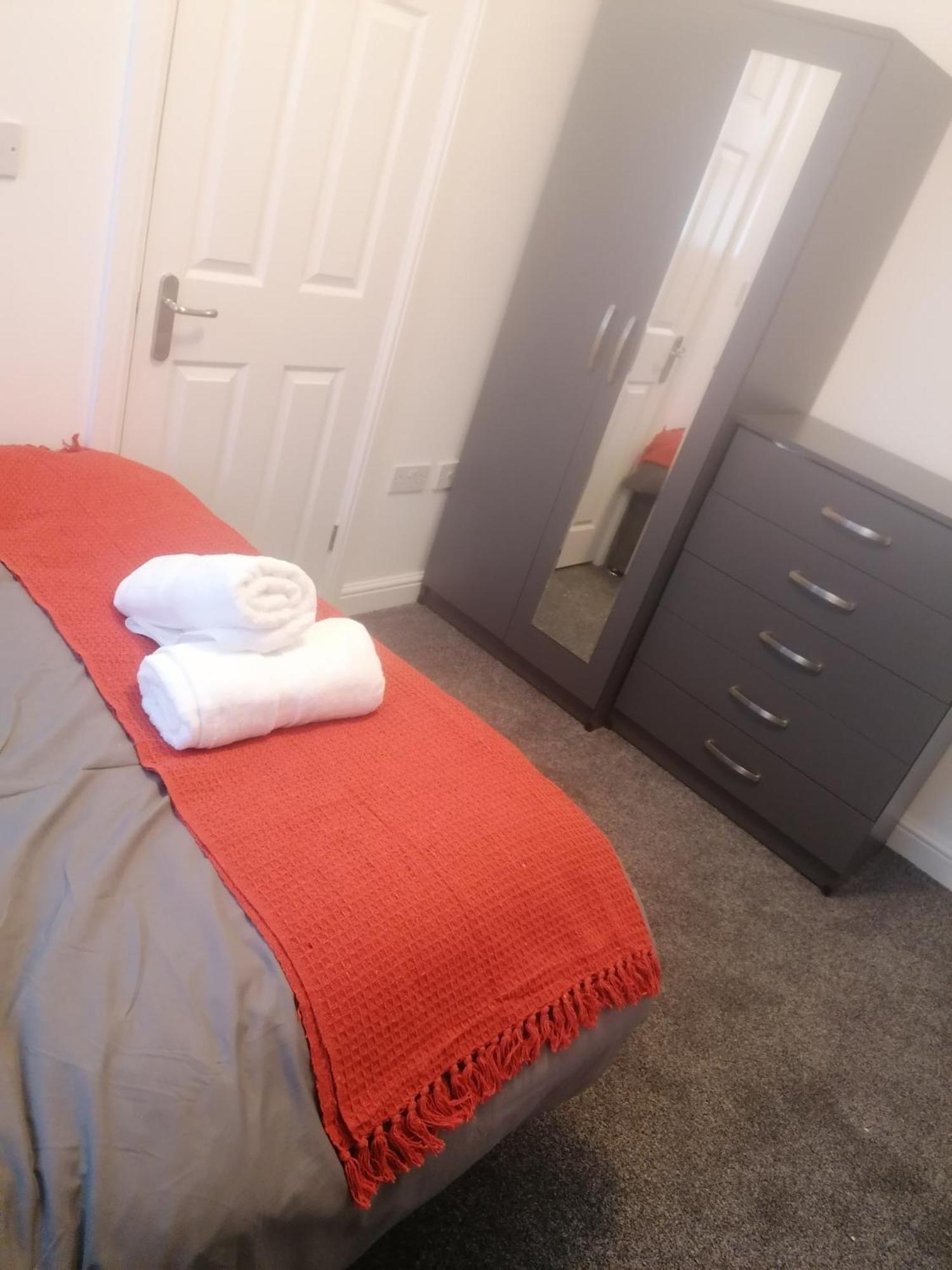 Rossy Home Of Relaxations Stoke-on-Trent Εξωτερικό φωτογραφία