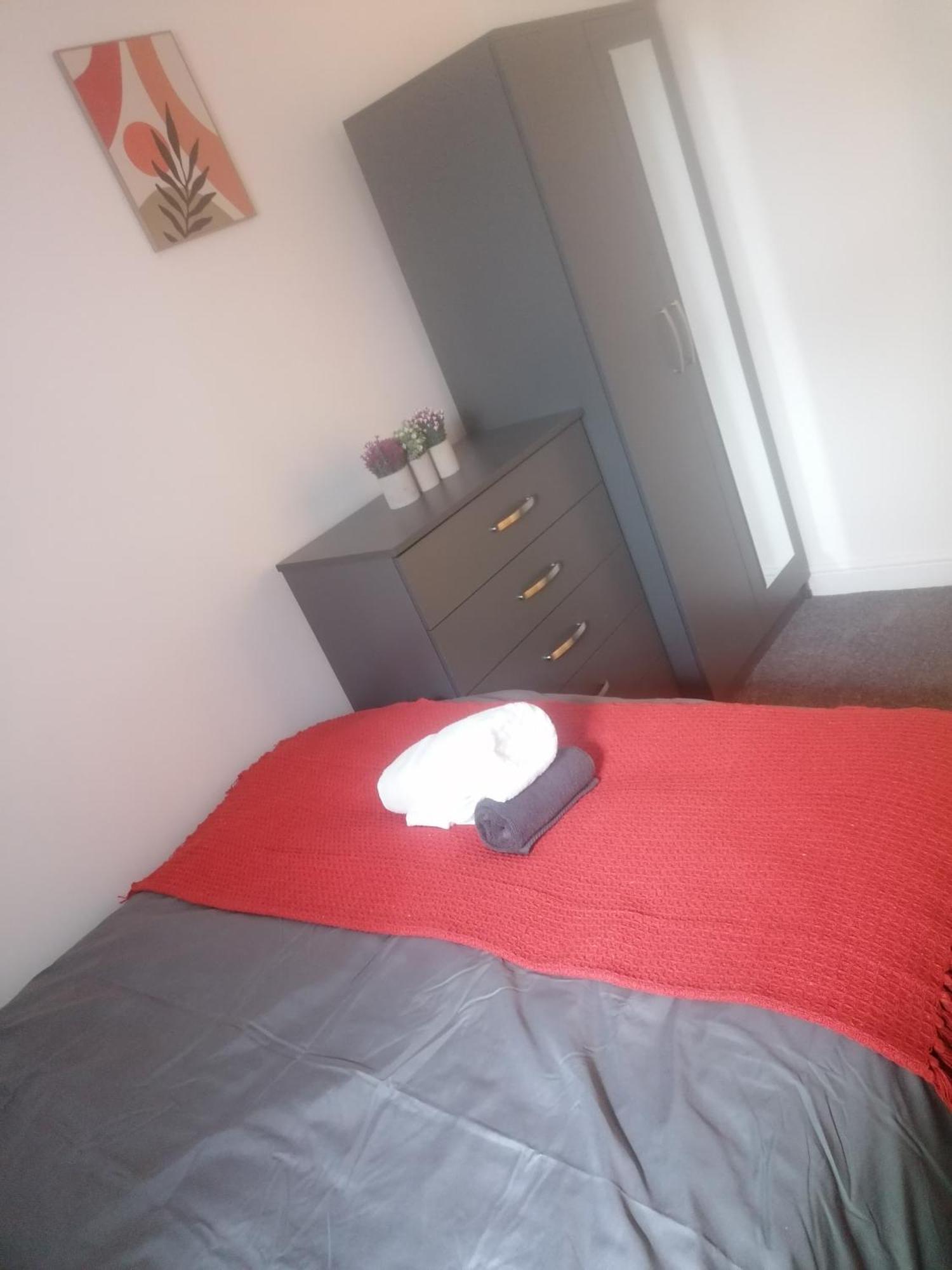 Rossy Home Of Relaxations Stoke-on-Trent Εξωτερικό φωτογραφία