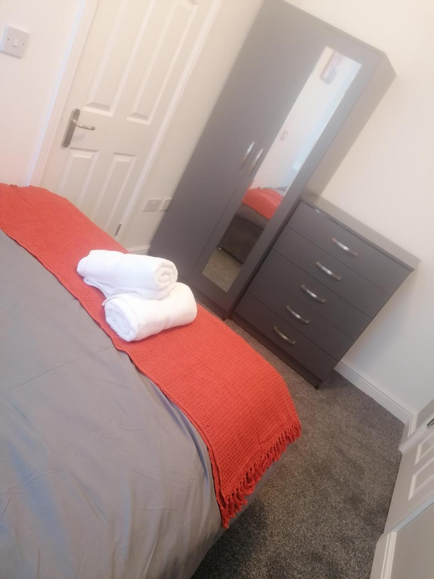 Rossy Home Of Relaxations Stoke-on-Trent Εξωτερικό φωτογραφία