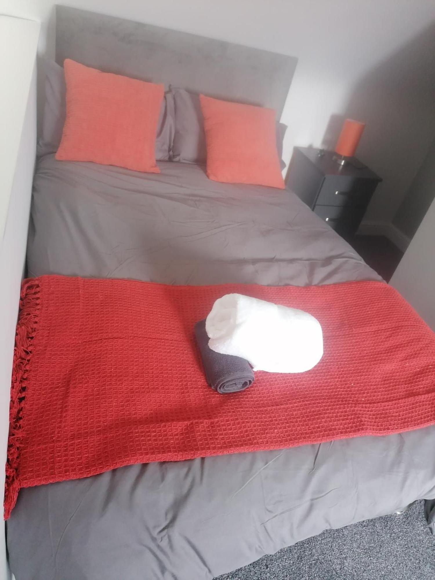 Rossy Home Of Relaxations Stoke-on-Trent Εξωτερικό φωτογραφία