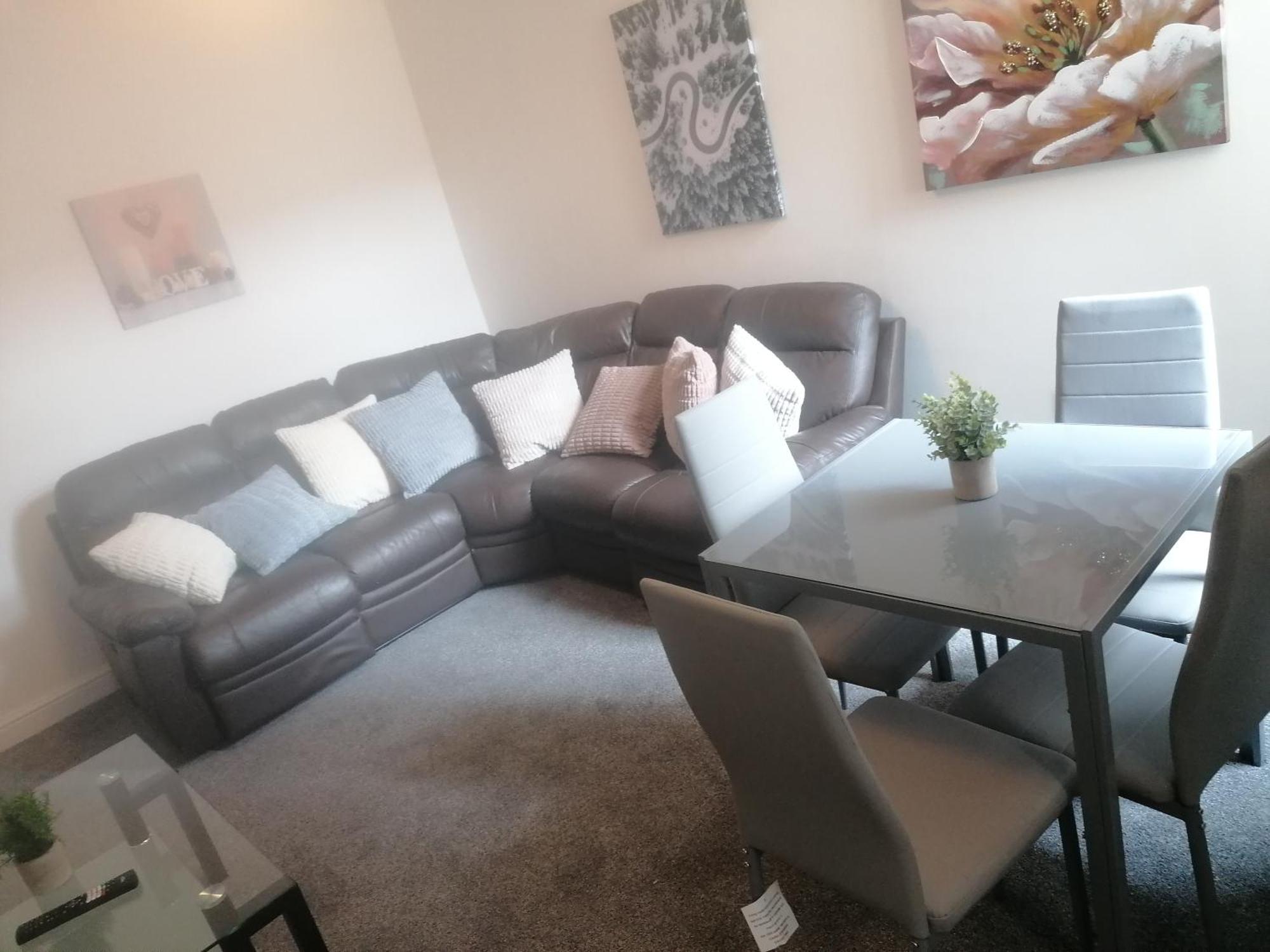 Rossy Home Of Relaxations Stoke-on-Trent Εξωτερικό φωτογραφία